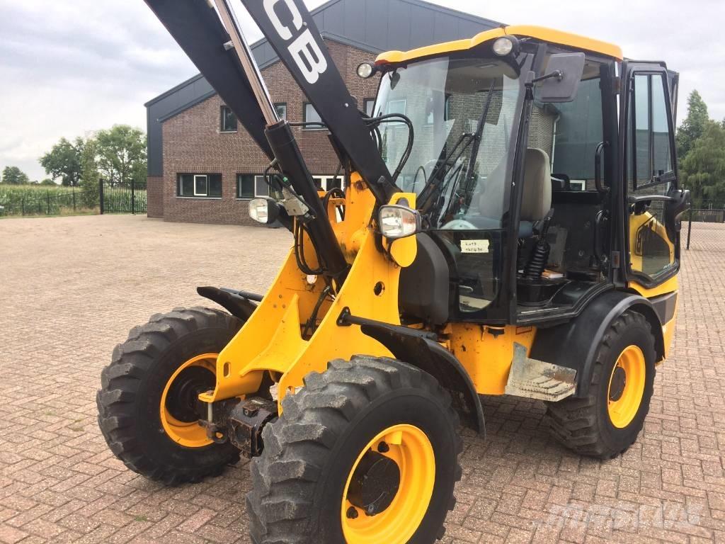 JCB 406 Kolesni nakladalci