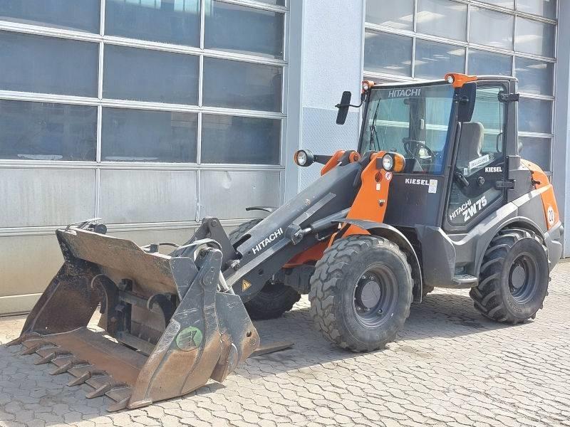 Hitachi ZW 75-6 Skid steer mini nakladalci