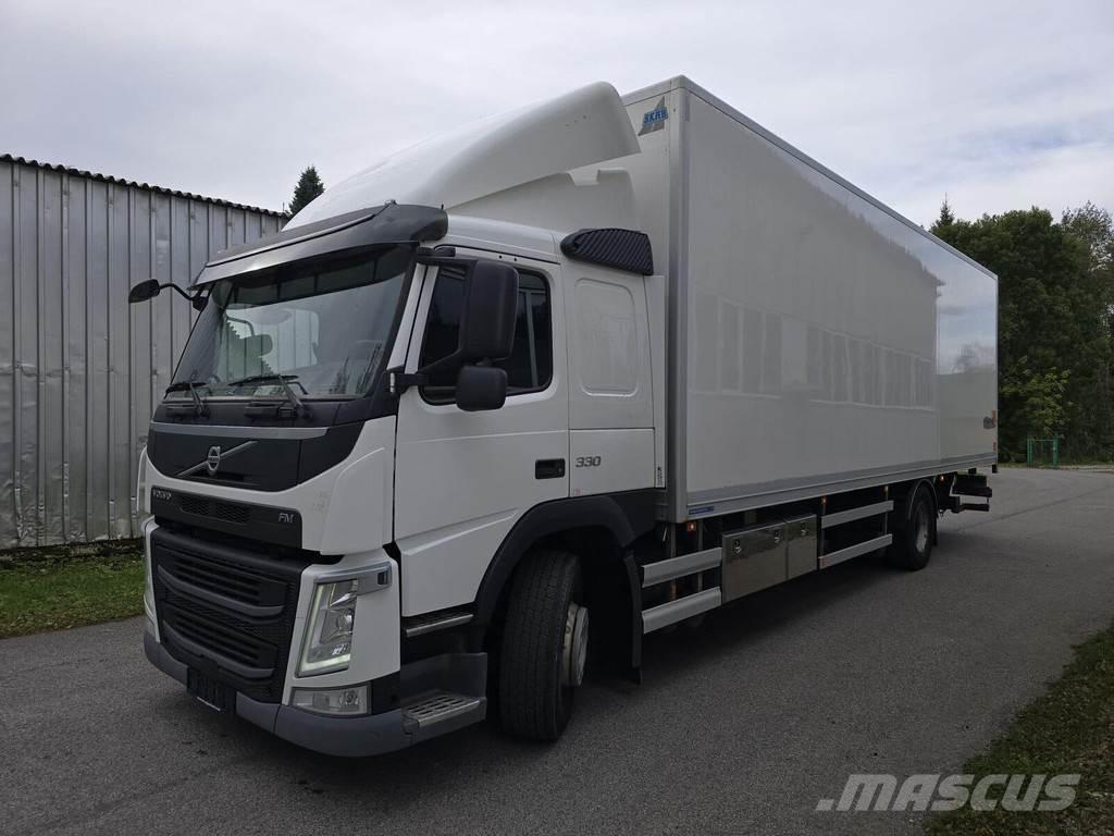 Volvo FM330 4X2 Tovornjaki zabojniki
