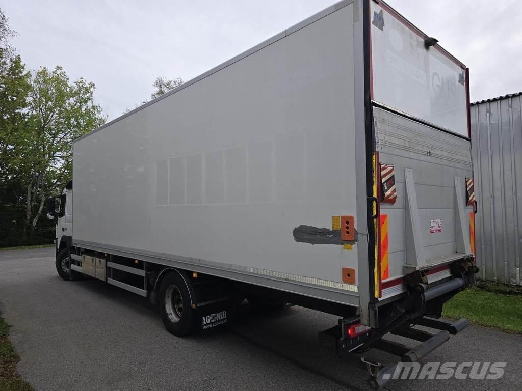 Volvo FM330 4X2 Tovornjaki zabojniki