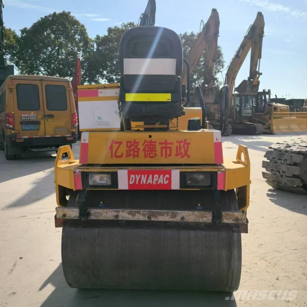 Dynapac CC 142 Dvojni valjarji