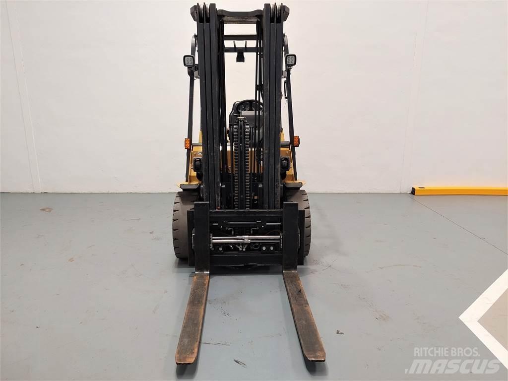 CAT DP35NTD Dizelski viličarji