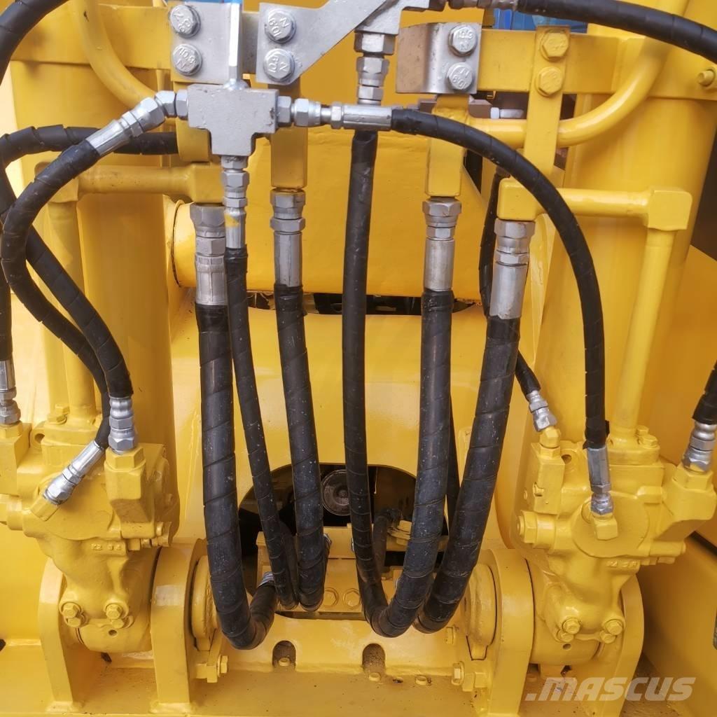 Komatsu PC 130 Bagri goseničarji
