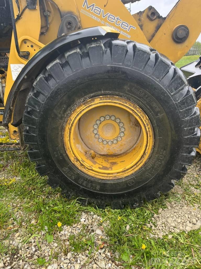 CAT 926M Kolesni nakladalci