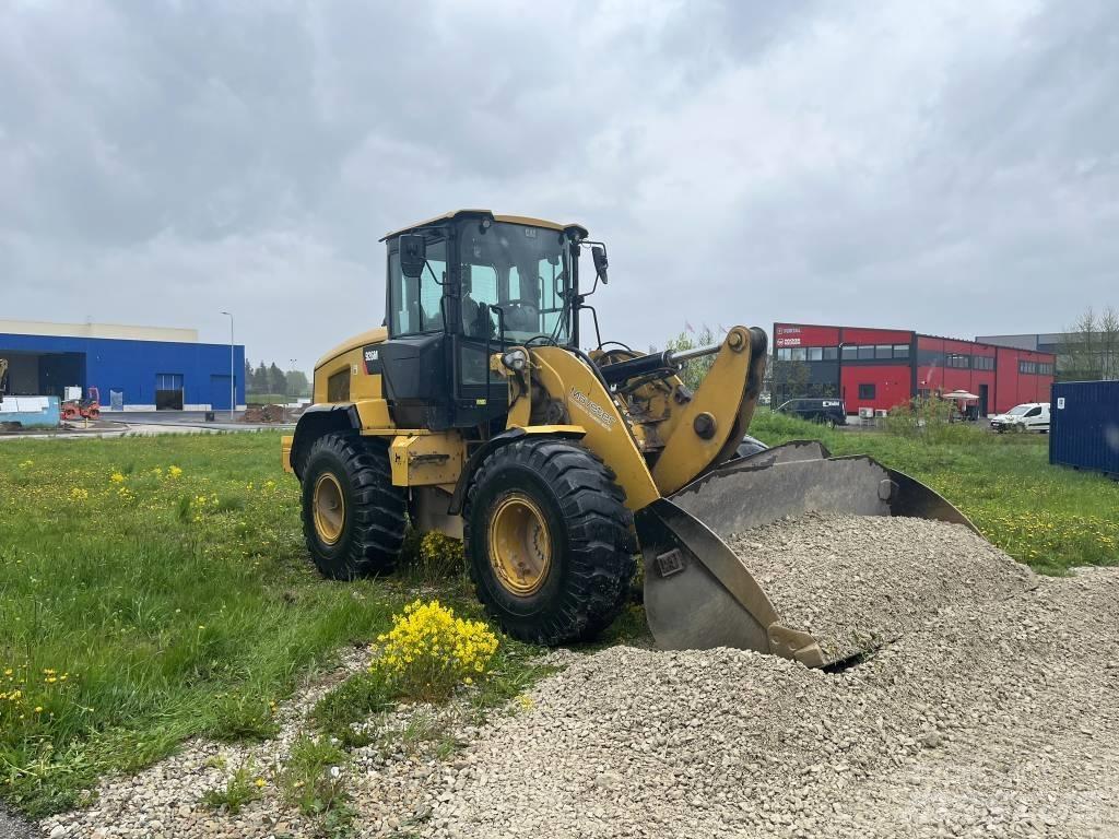 CAT 926M Kolesni nakladalci