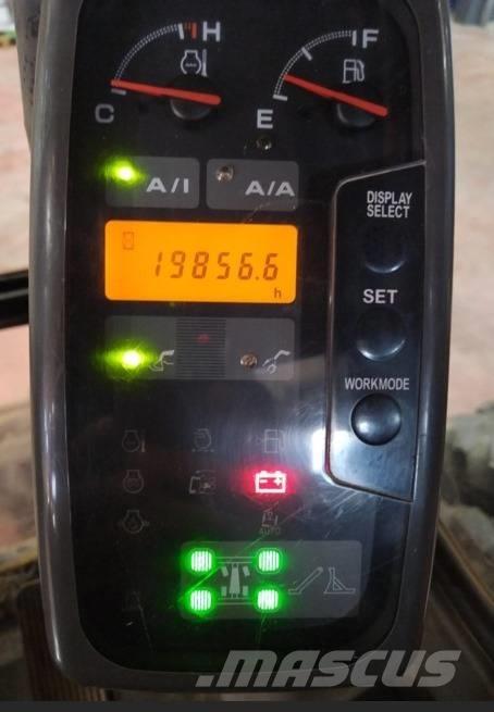 Hitachi ZX 210 W Bagri na kolesih