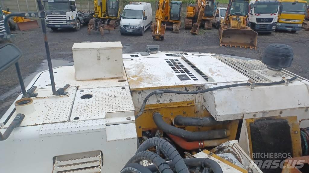 CAT 328 D L Bagri goseničarji