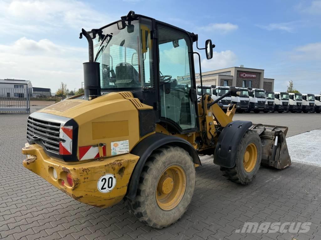 CAT 908 H Kolesni nakladalci