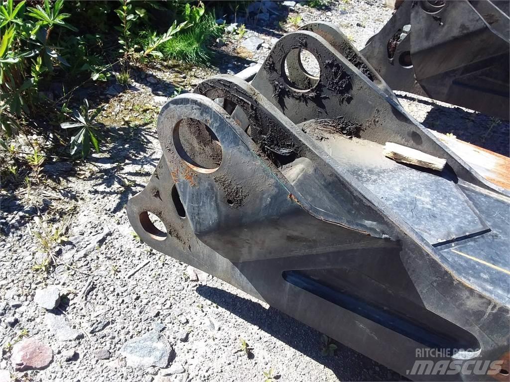 Komatsu C270h Dvigala za gozdne kombajne