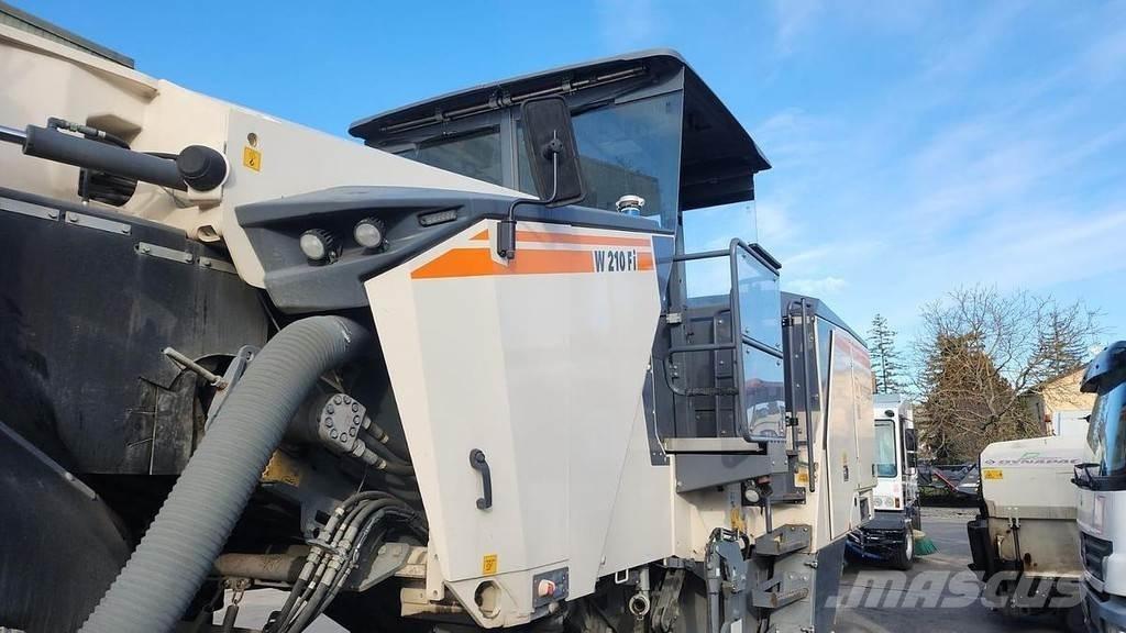 Wirtgen W210 FI Stroji za betonsko galanterijo