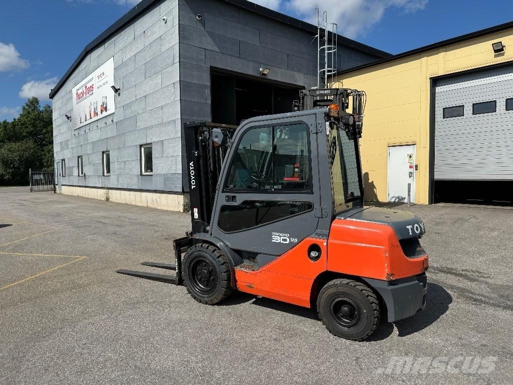 Toyota 02-8FDF30 Dizelski viličarji