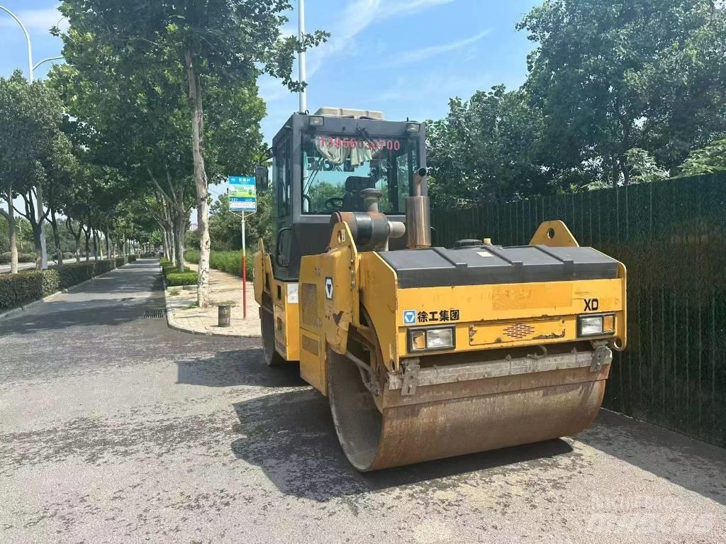 XCMG XD 82 Kompaktorji tal