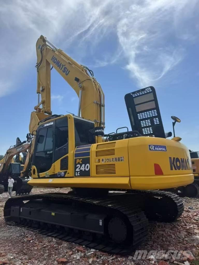 Komatsu 240LC-8 Bagri goseničarji