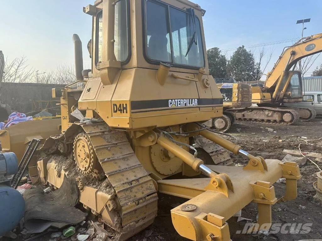CAT D4H Buldožerji goseničarji