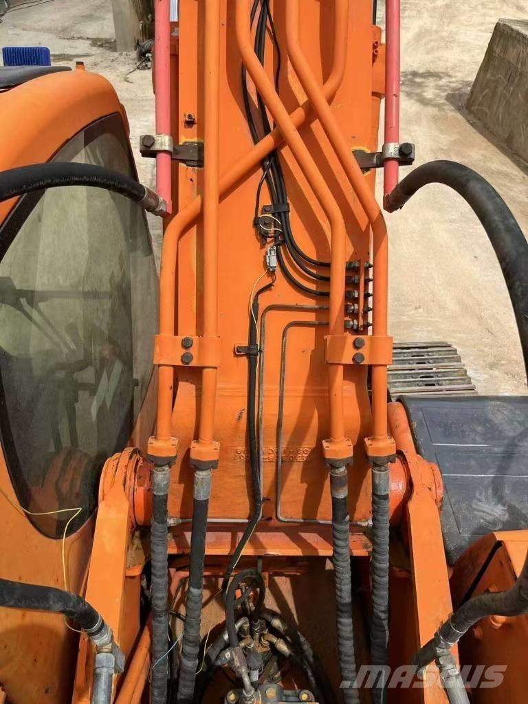 Doosan DX300LC Bagri goseničarji