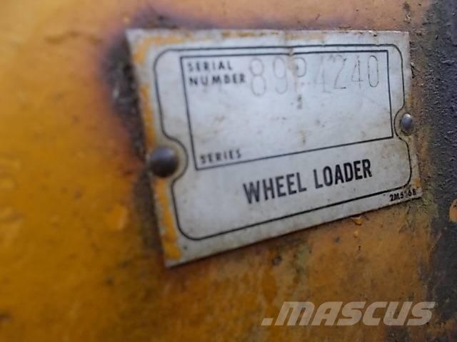 CAT 980B Kolesni nakladalci
