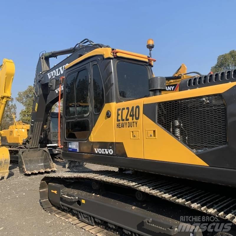 Volvo EC 240 Bagri goseničarji