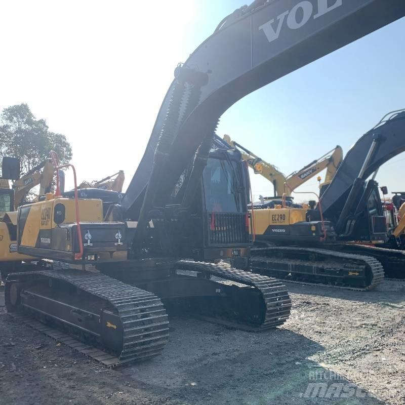Volvo EC 240 Bagri goseničarji
