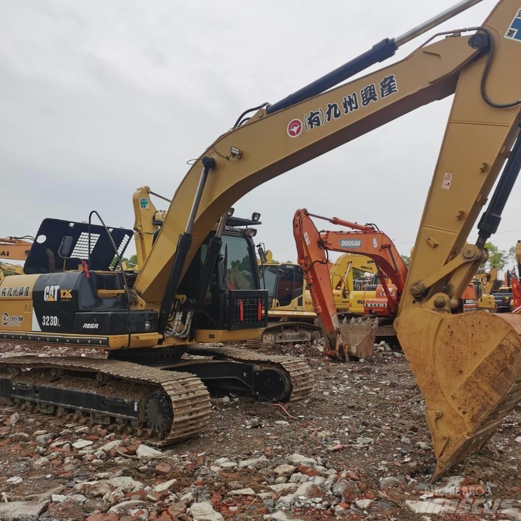 CAT 323DL Bagri goseničarji