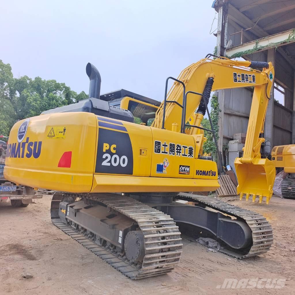 Komatsu PC 200 Bagri goseničarji