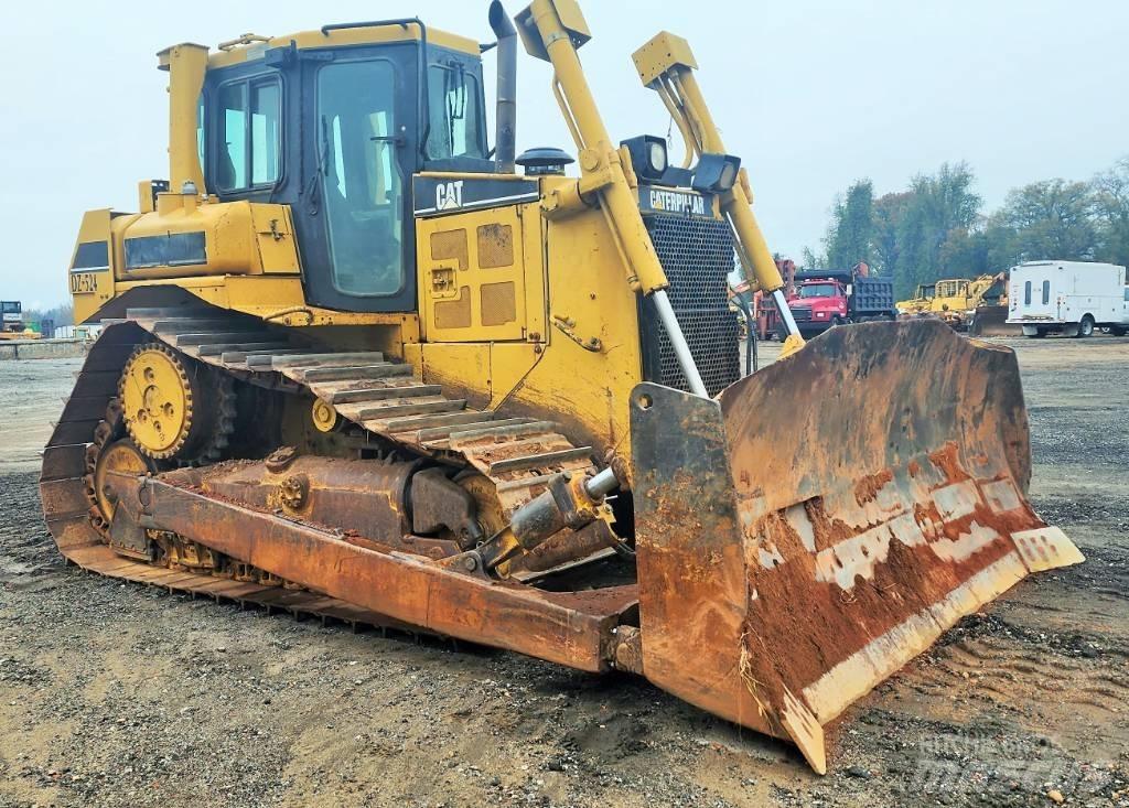CAT D 6 R II Buldožerji goseničarji