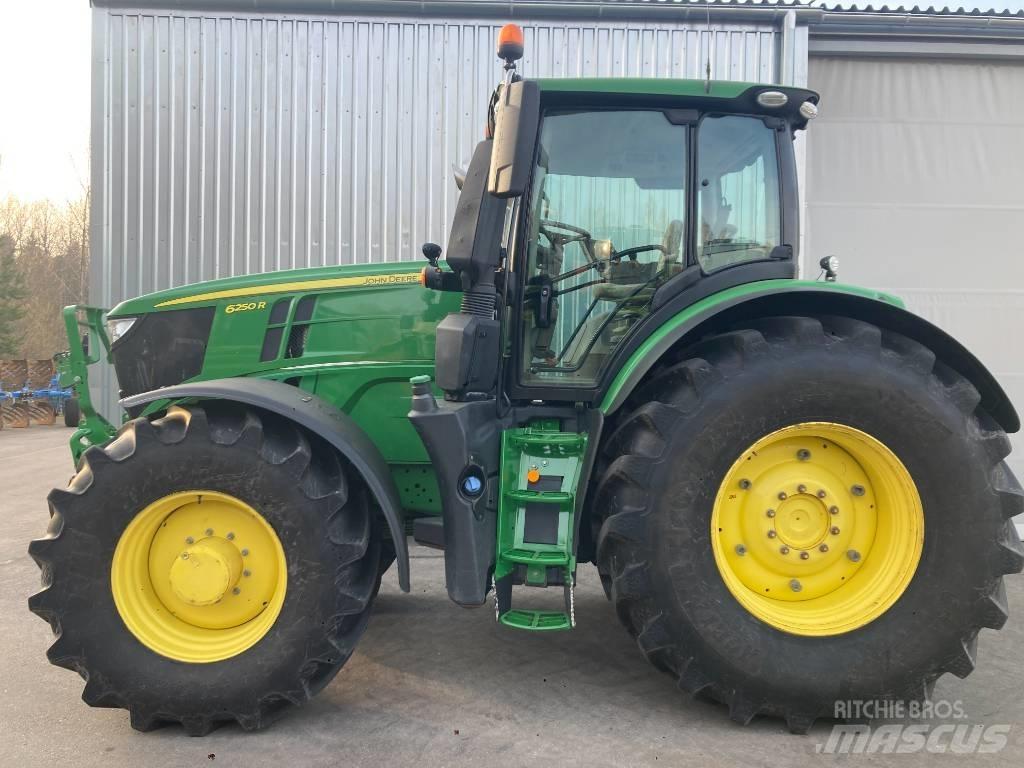 John Deere 6250 R Traktorji