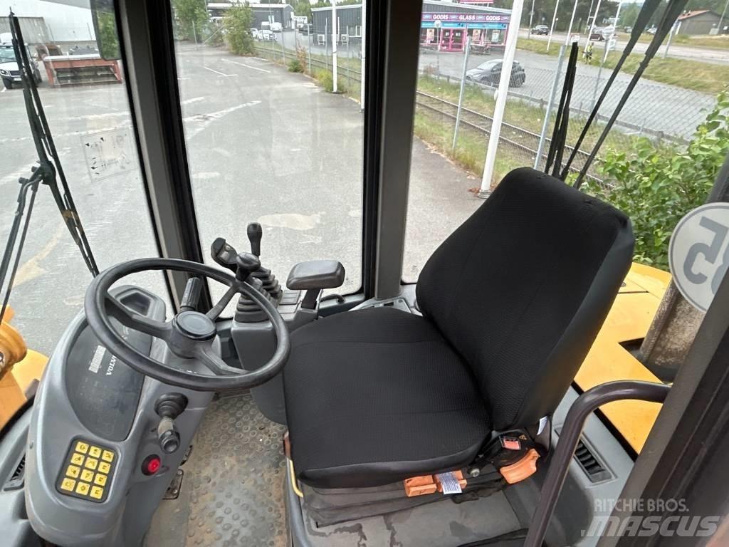 Volvo L 40 B Kolesni nakladalci