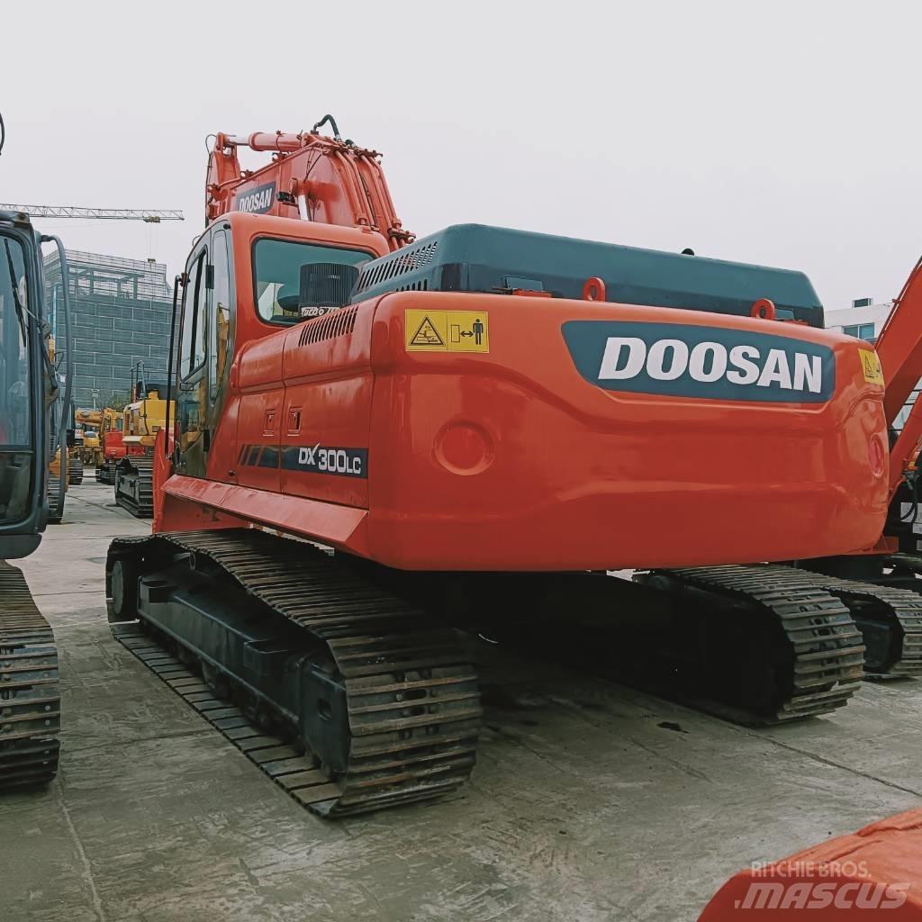 Doosan DX 300 LC Bagri goseničarji