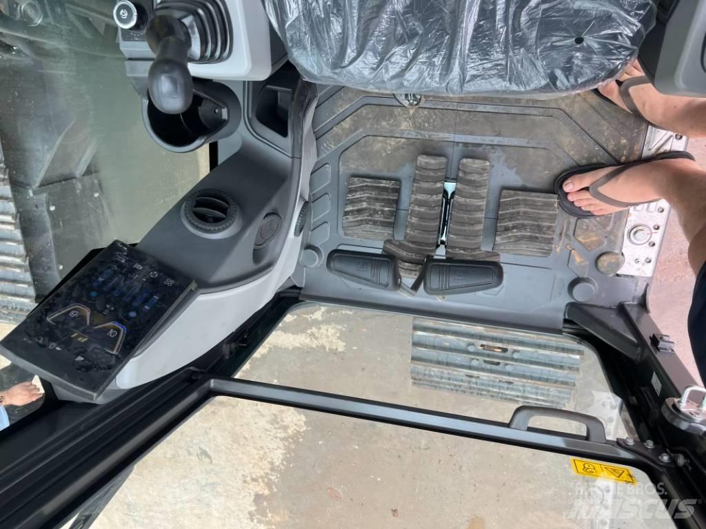 XCMG XE200GH Bagri goseničarji