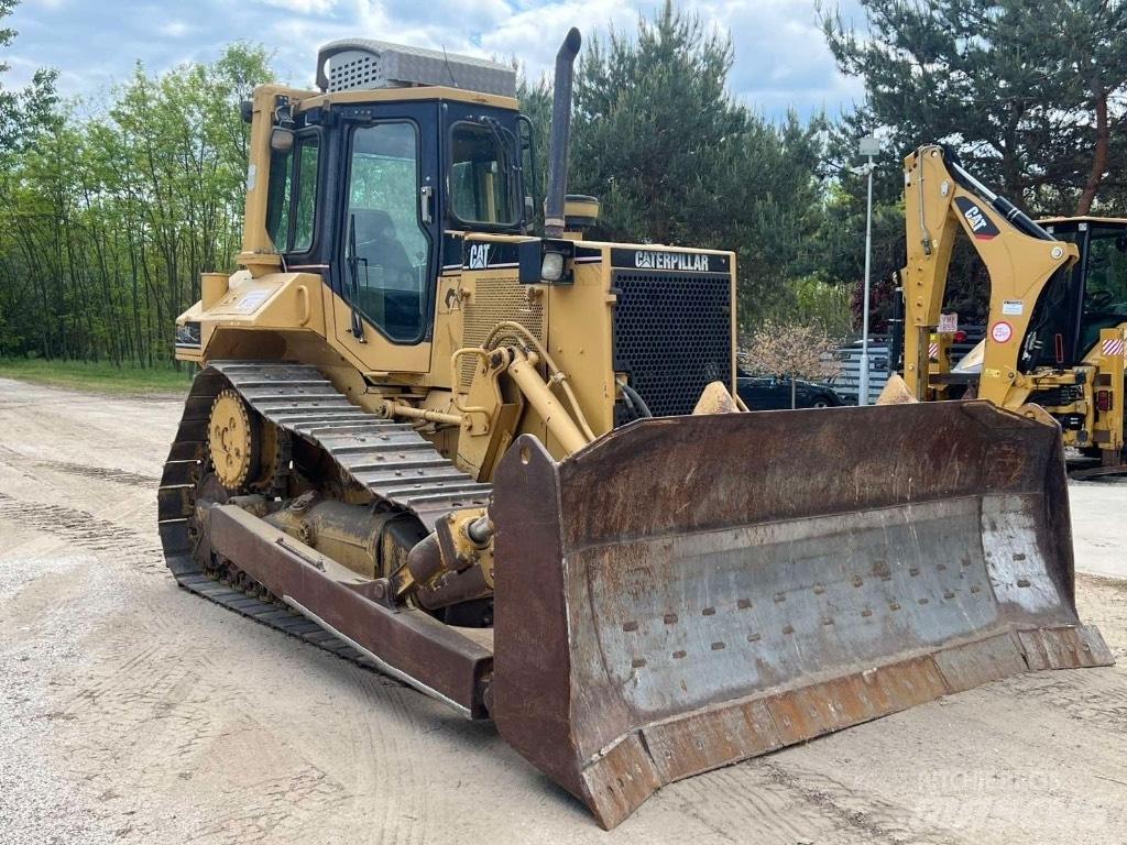 CAT D 6 M Buldožerji goseničarji