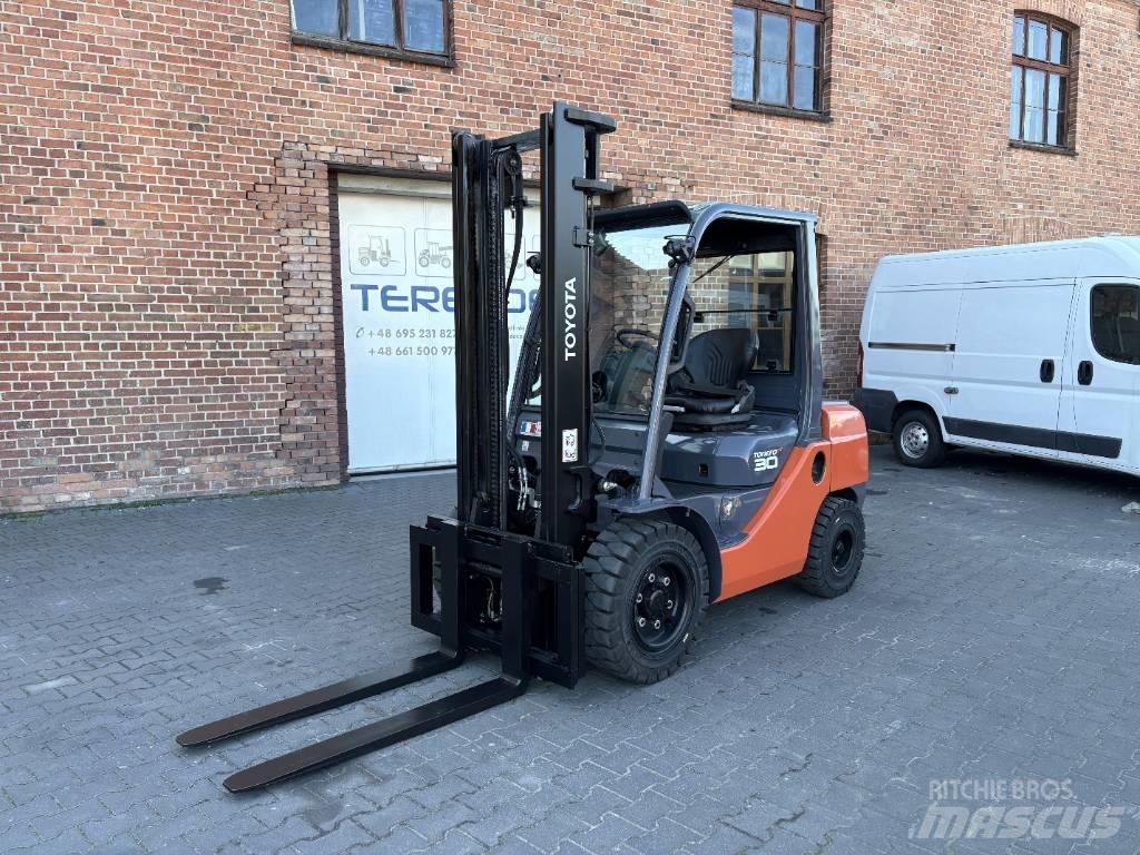 Toyota 06-8FDF30 Dizelski viličarji