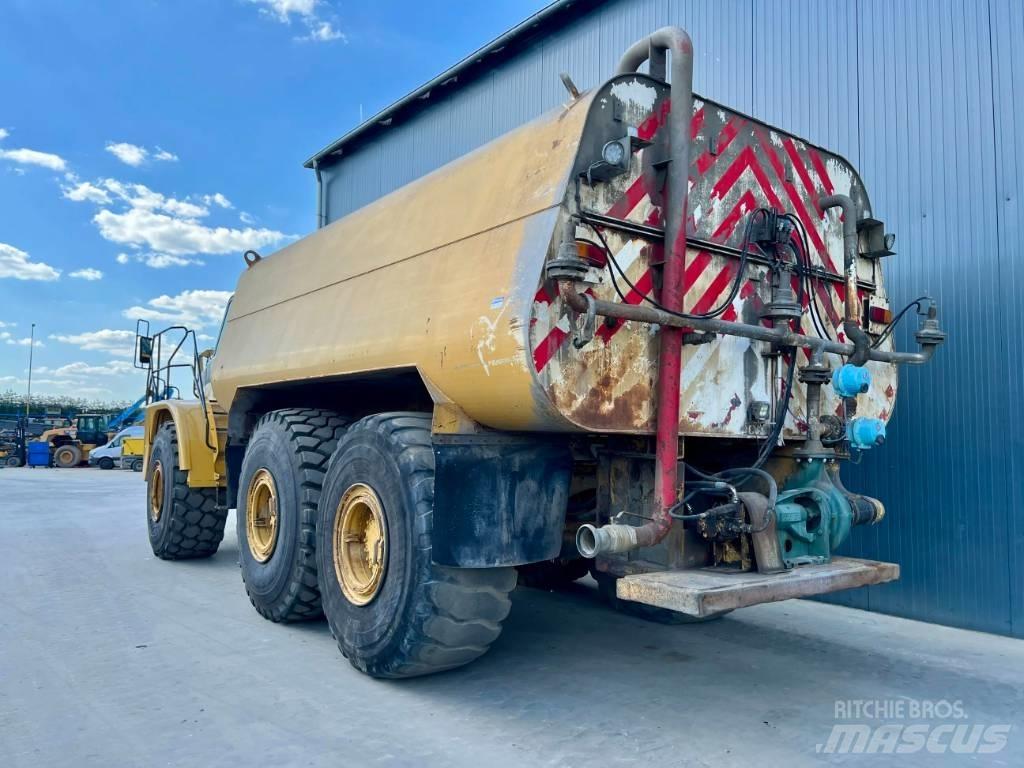 CAT 740 WATER TRUCK Tovornjaki za vodo