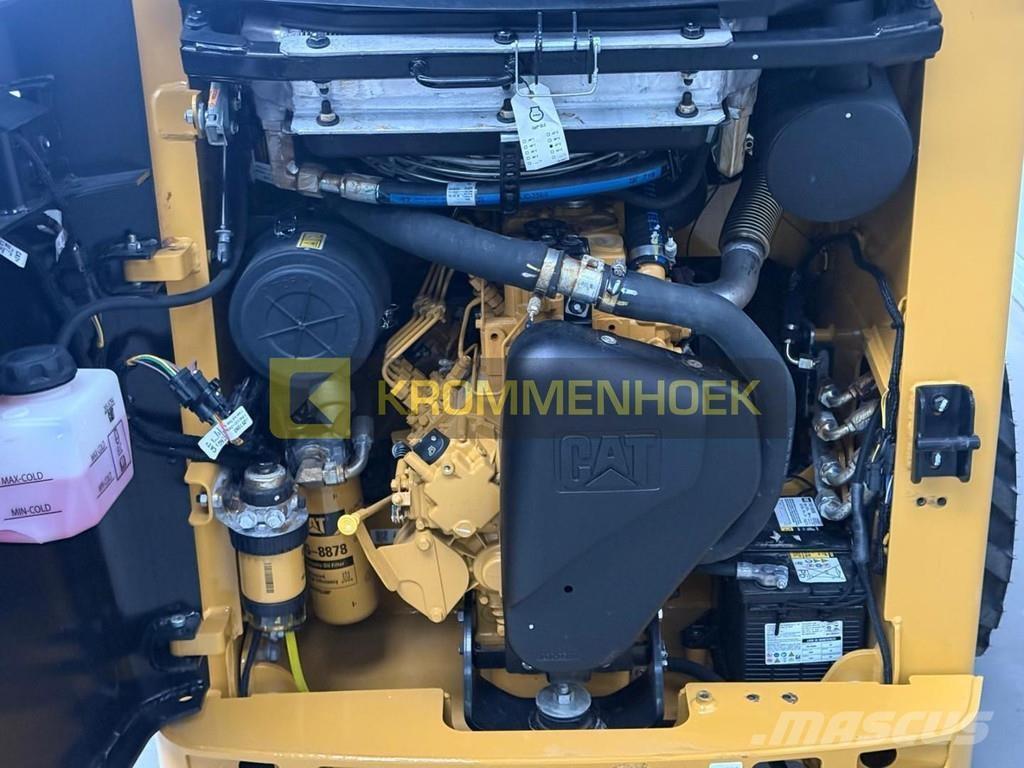 CAT 216 B3 Skid steer mini nakladalci