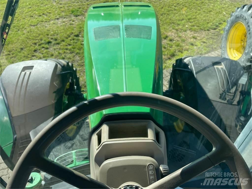 John Deere 8335R Traktorji