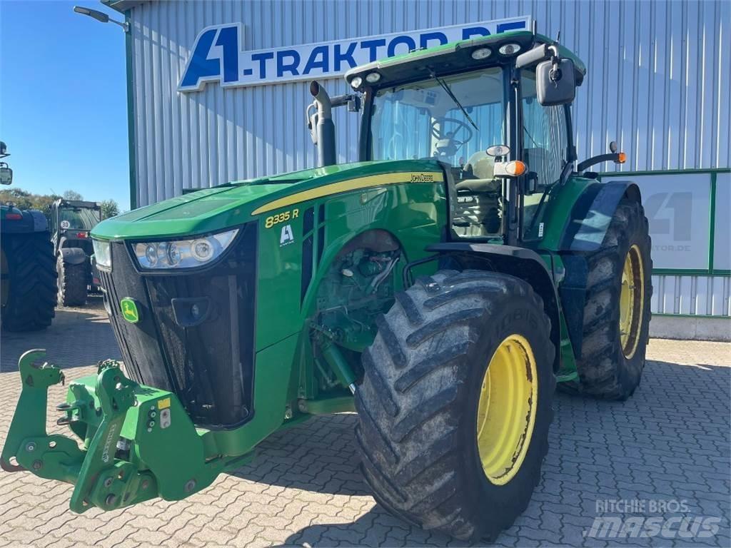 John Deere 8335R Traktorji