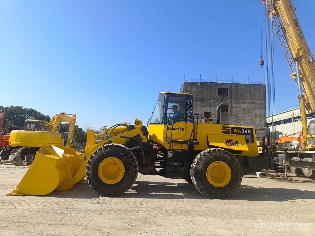 Komatsu WA 380-3 Kolesni nakladalci