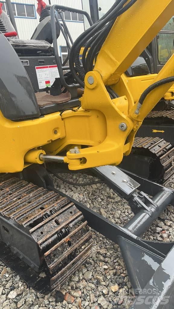 Komatsu PC 30 Bagri goseničarji