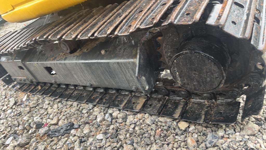 Komatsu PC 30 Bagri goseničarji