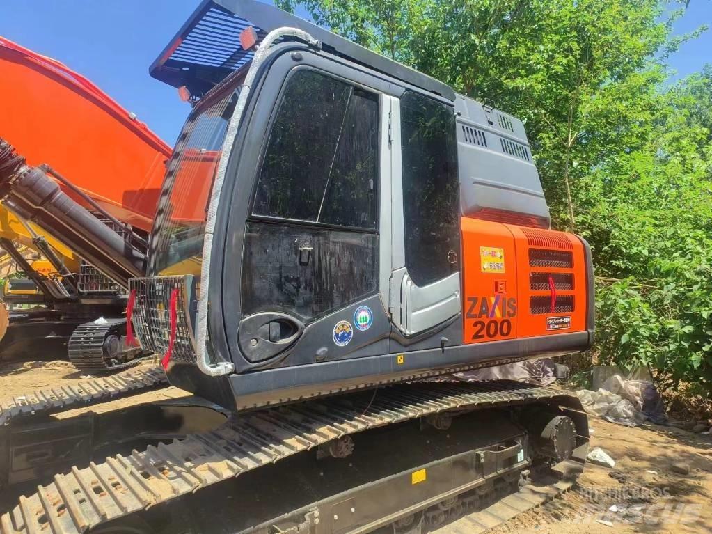 Hitachi EX200-3 Bagri goseničarji