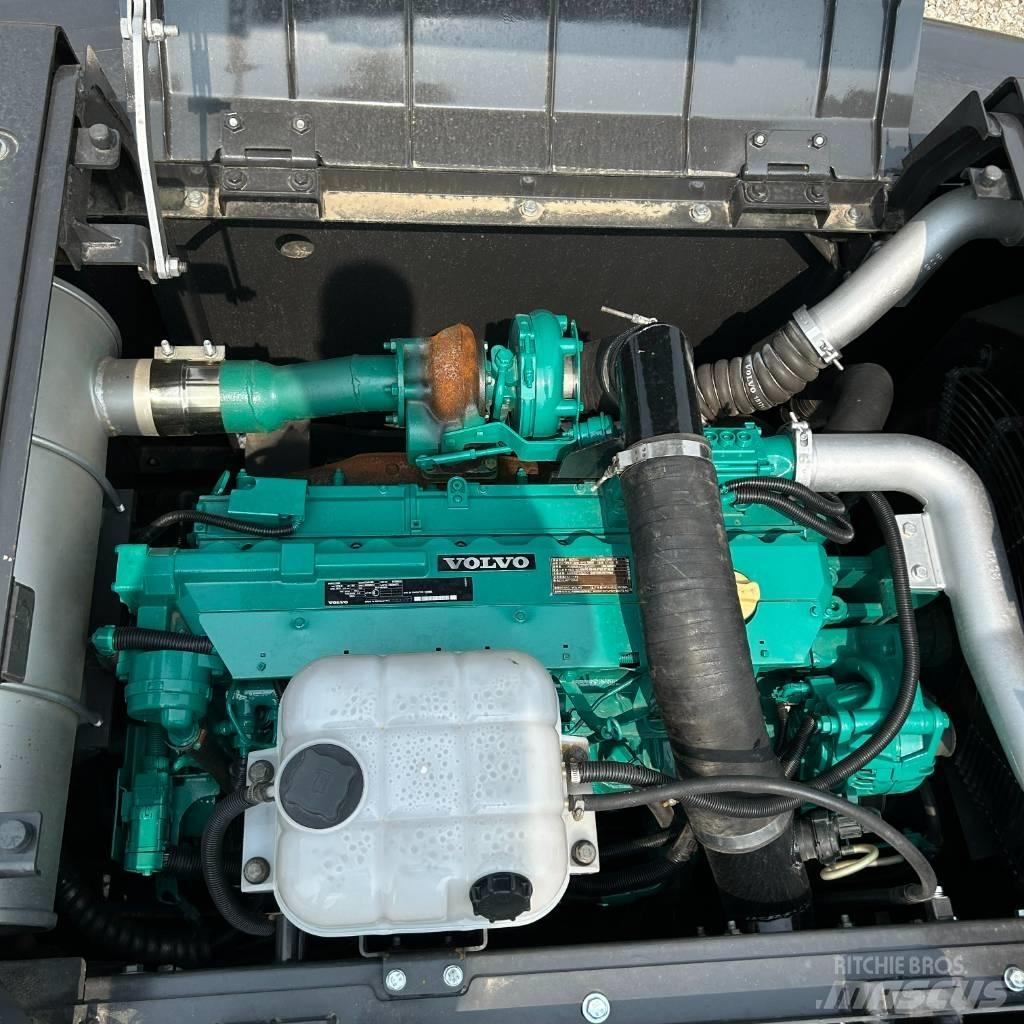 Volvo 300 Bagri goseničarji