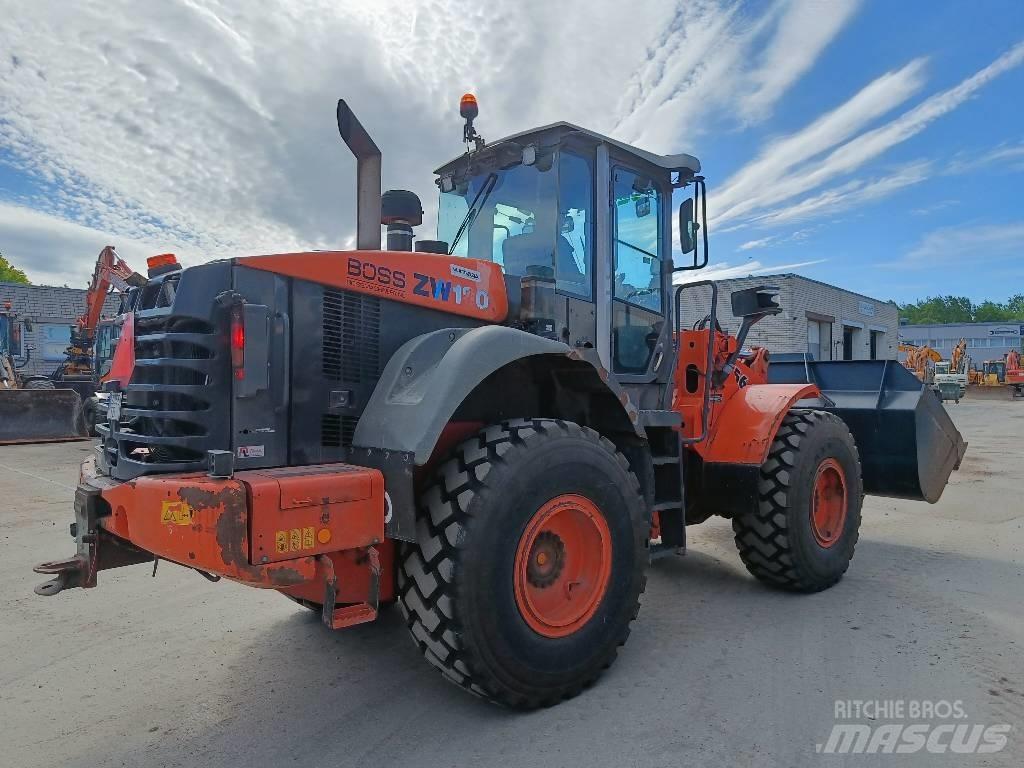 Hitachi ZW 180 Kolesni nakladalci