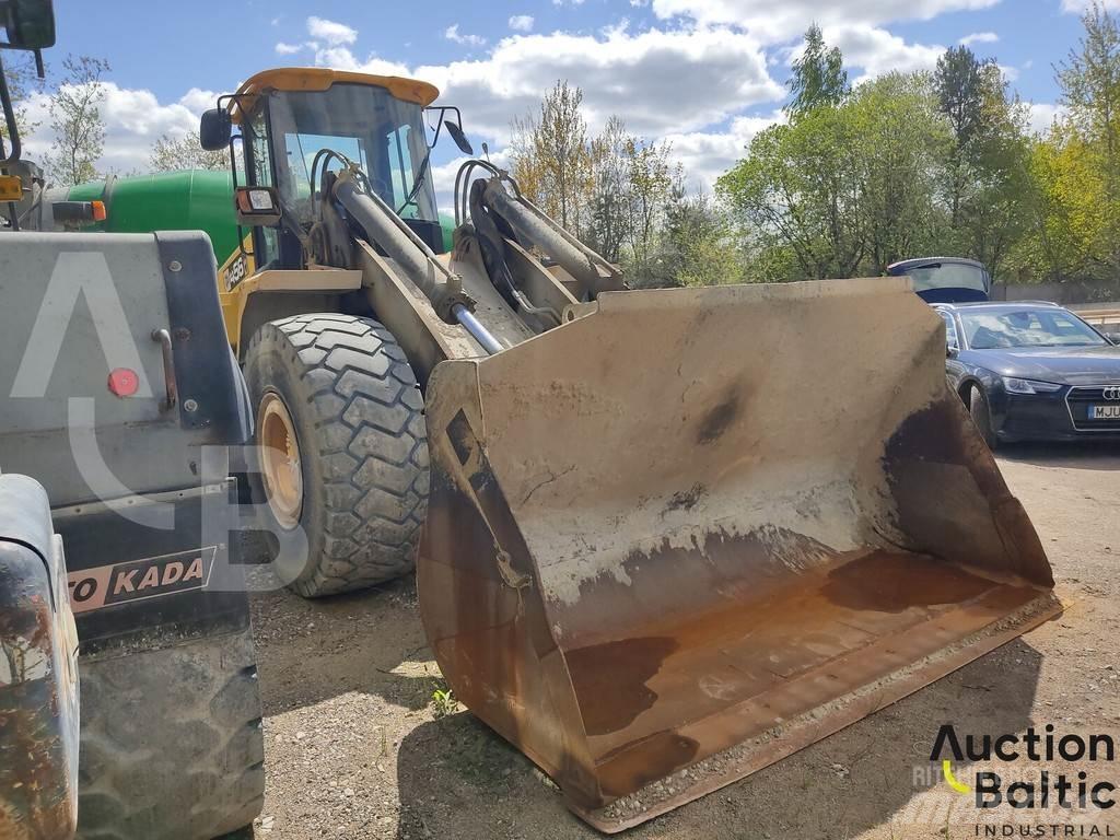 JCB 456 Kolesni nakladalci
