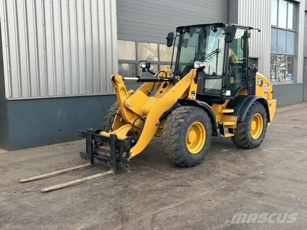 CAT 908 Kolesni nakladalci