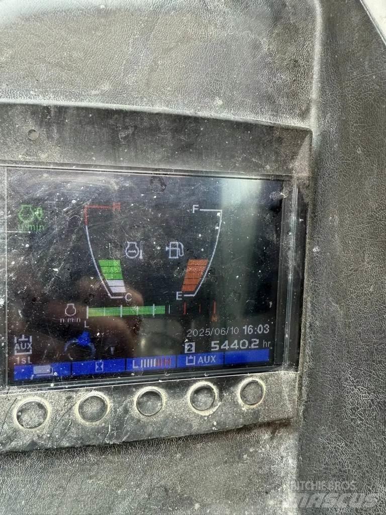 Takeuchi TB230 Mini bagri <7t