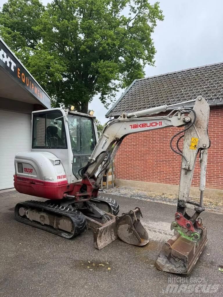 Takeuchi TB230 Mini bagri <7t