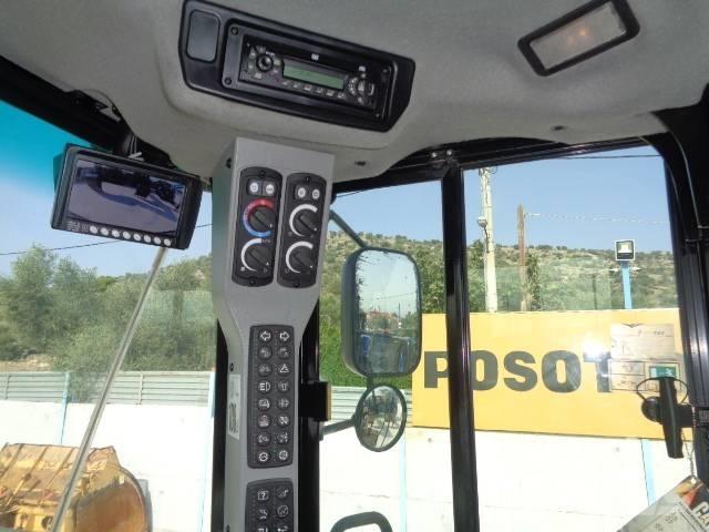 CAT 966K Kolesni nakladalci