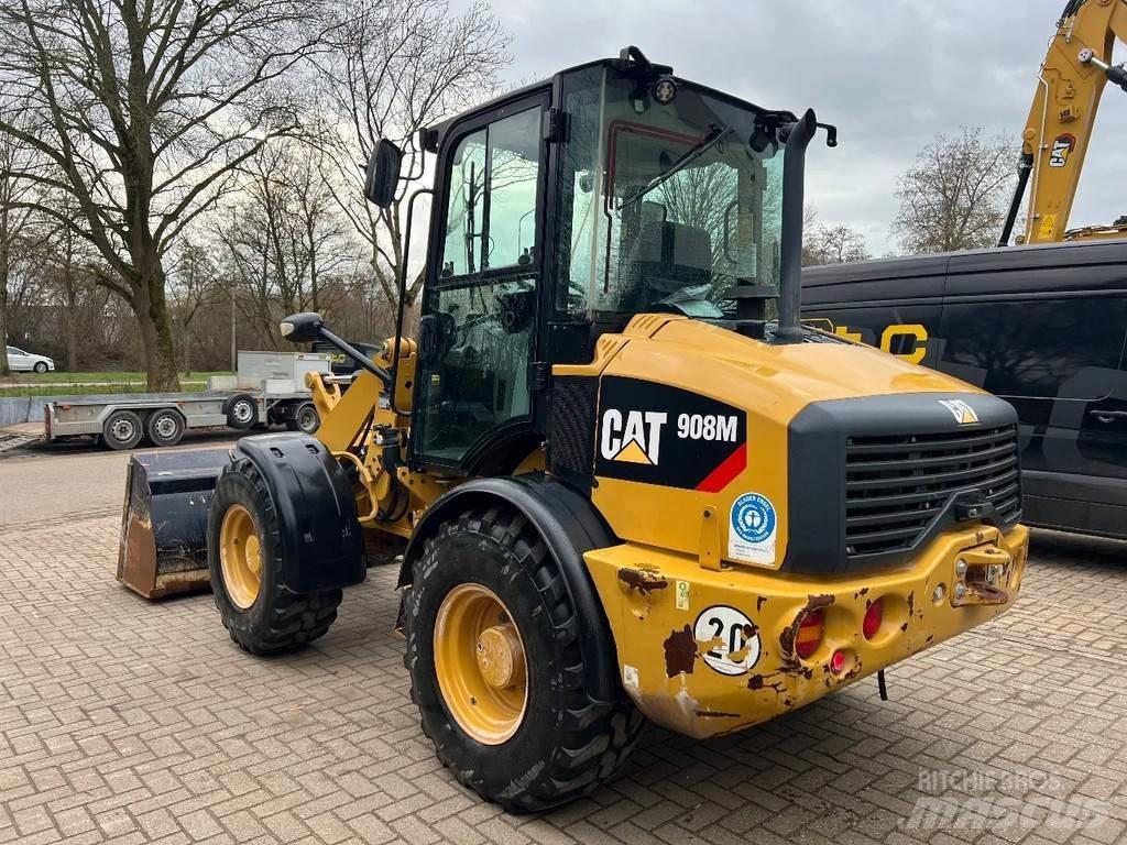 CAT 908M Kolesni nakladalci