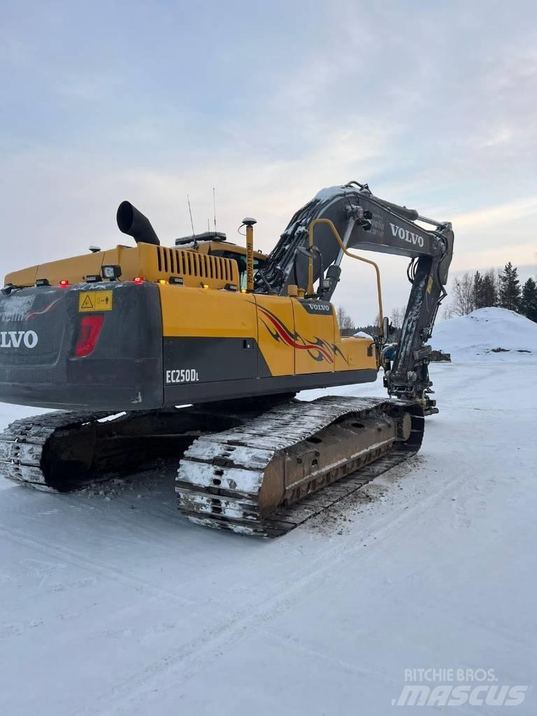 Volvo EC 250 D L Bagri goseničarji