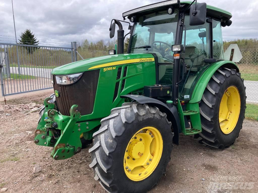 John Deere 5085 M Traktorji