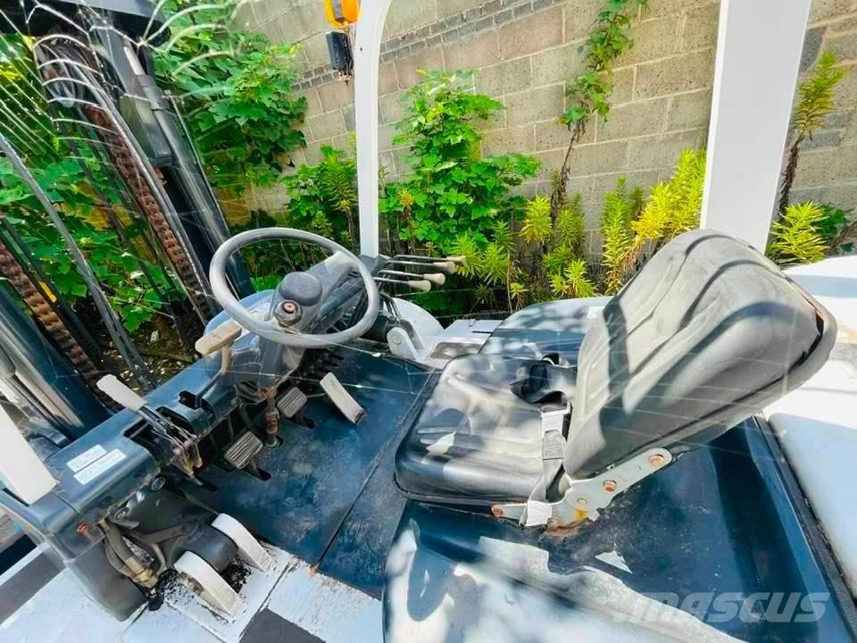 TCM FD100Z8 Dizelski viličarji